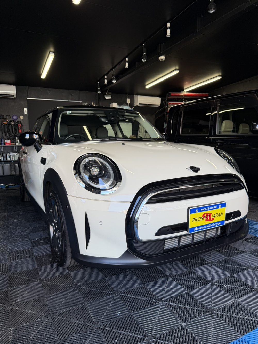 磨きなしPGPコーティング施工例｜新車MINI・樹脂パーツも施工